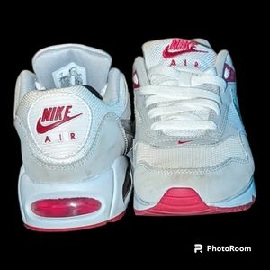 Women's size 7 Air Max Correlate